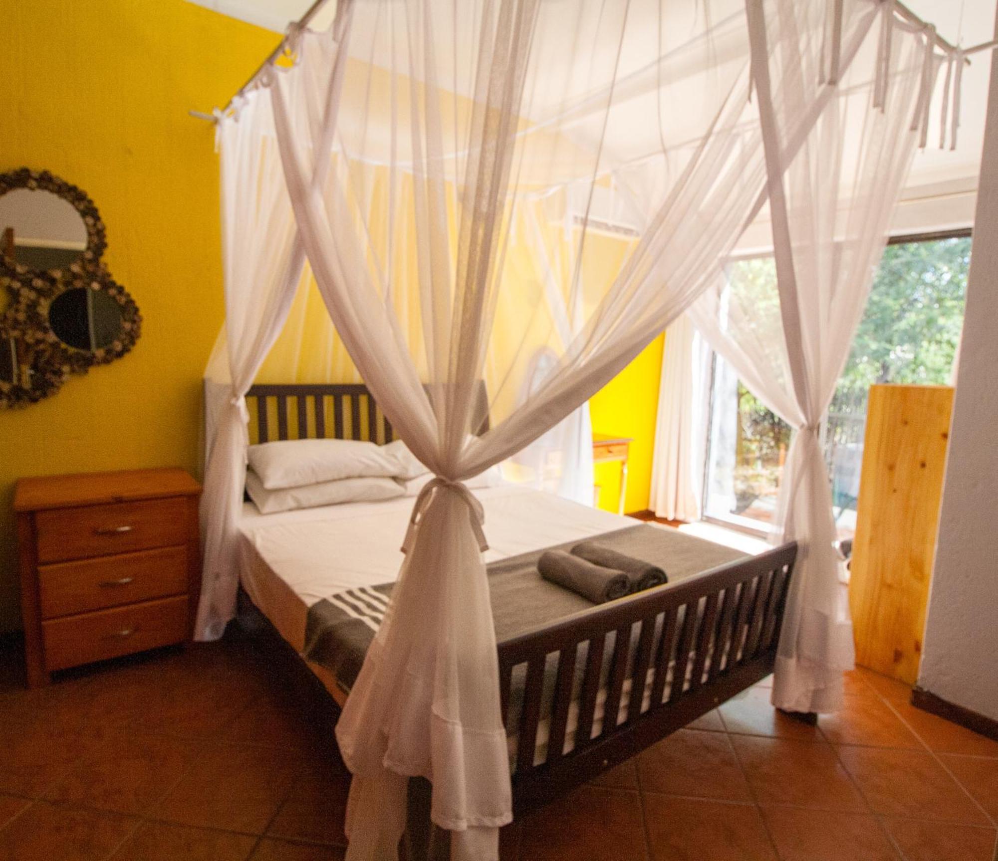 Kruger Park Hostel Marloth Park Zewnętrze zdjęcie